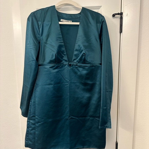Abercrombie & Fitch Dresses & Skirts - Abercrombie & Fitch deep green Mini Dress
